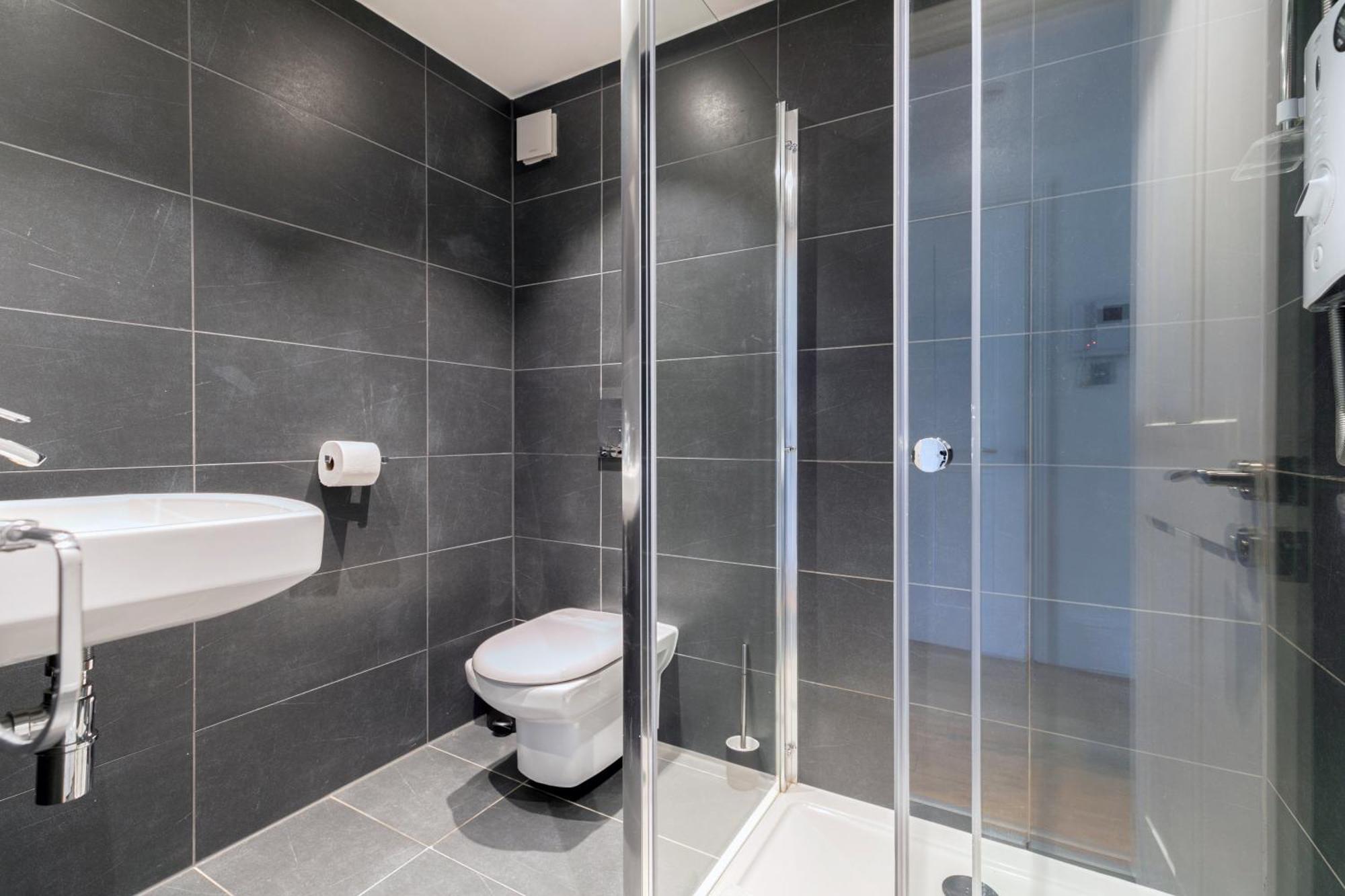 Regents Park View Apartment *