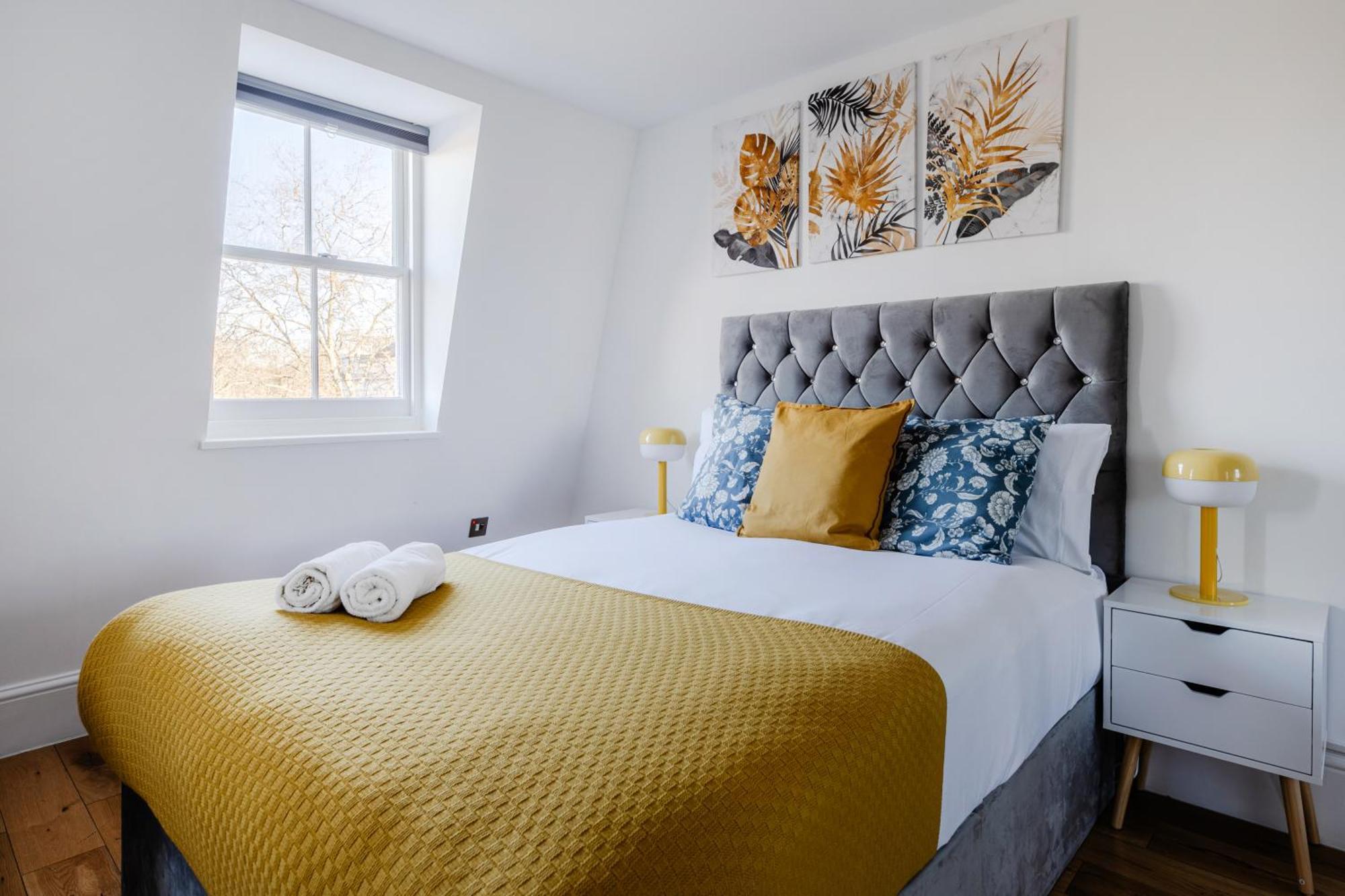 Regents Park View Apartment