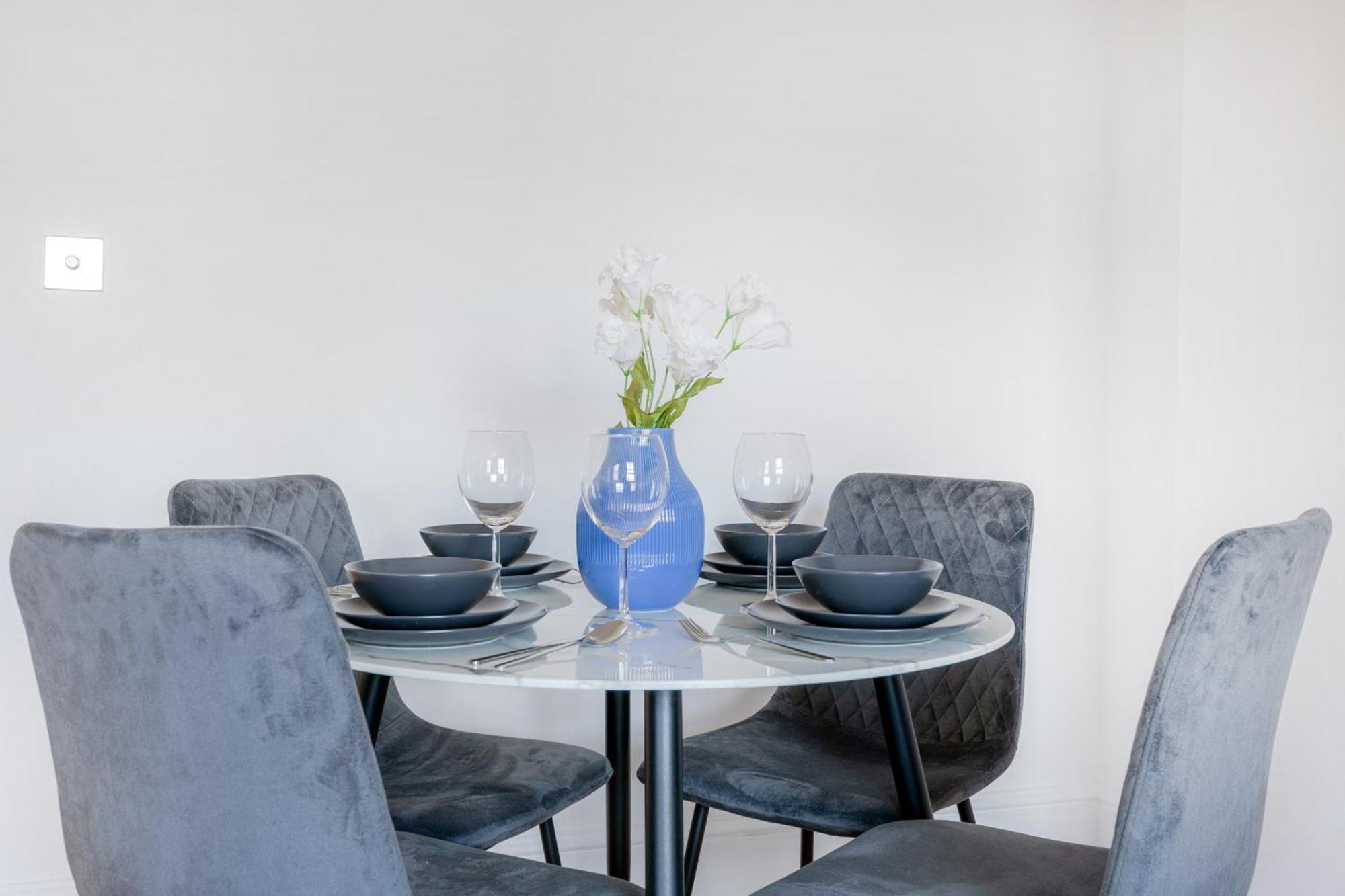 Apartment Regents Park View *