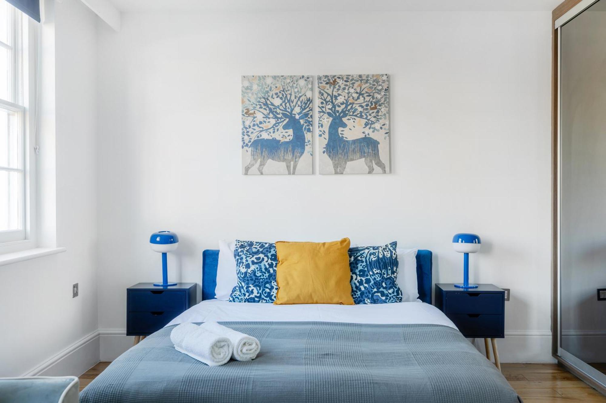 Apartment Regents Park View