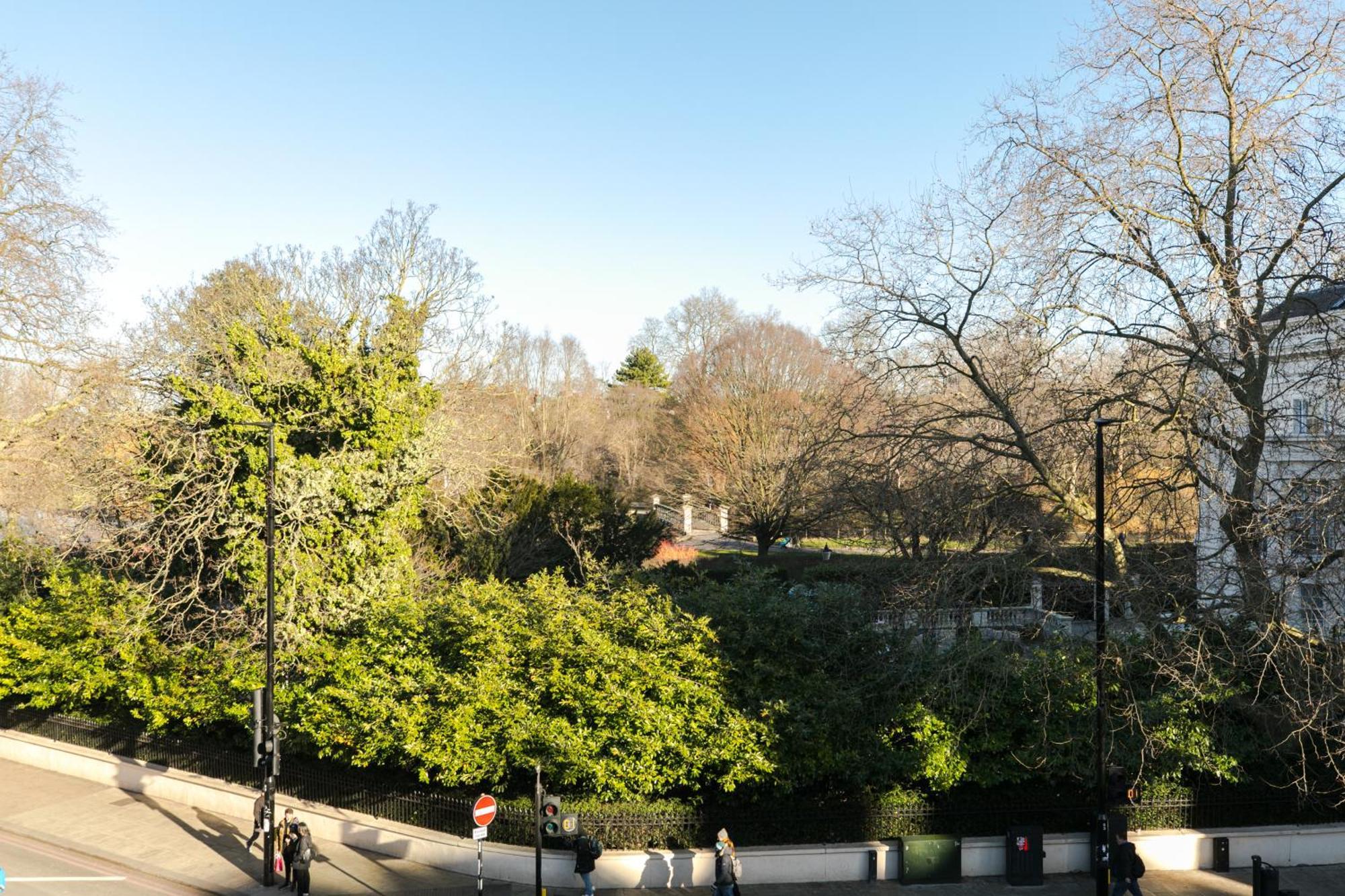 Regents Park View Apartment *